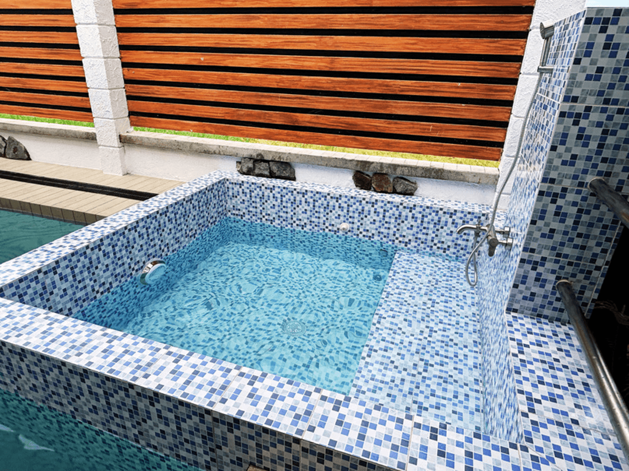 Heated mini pool